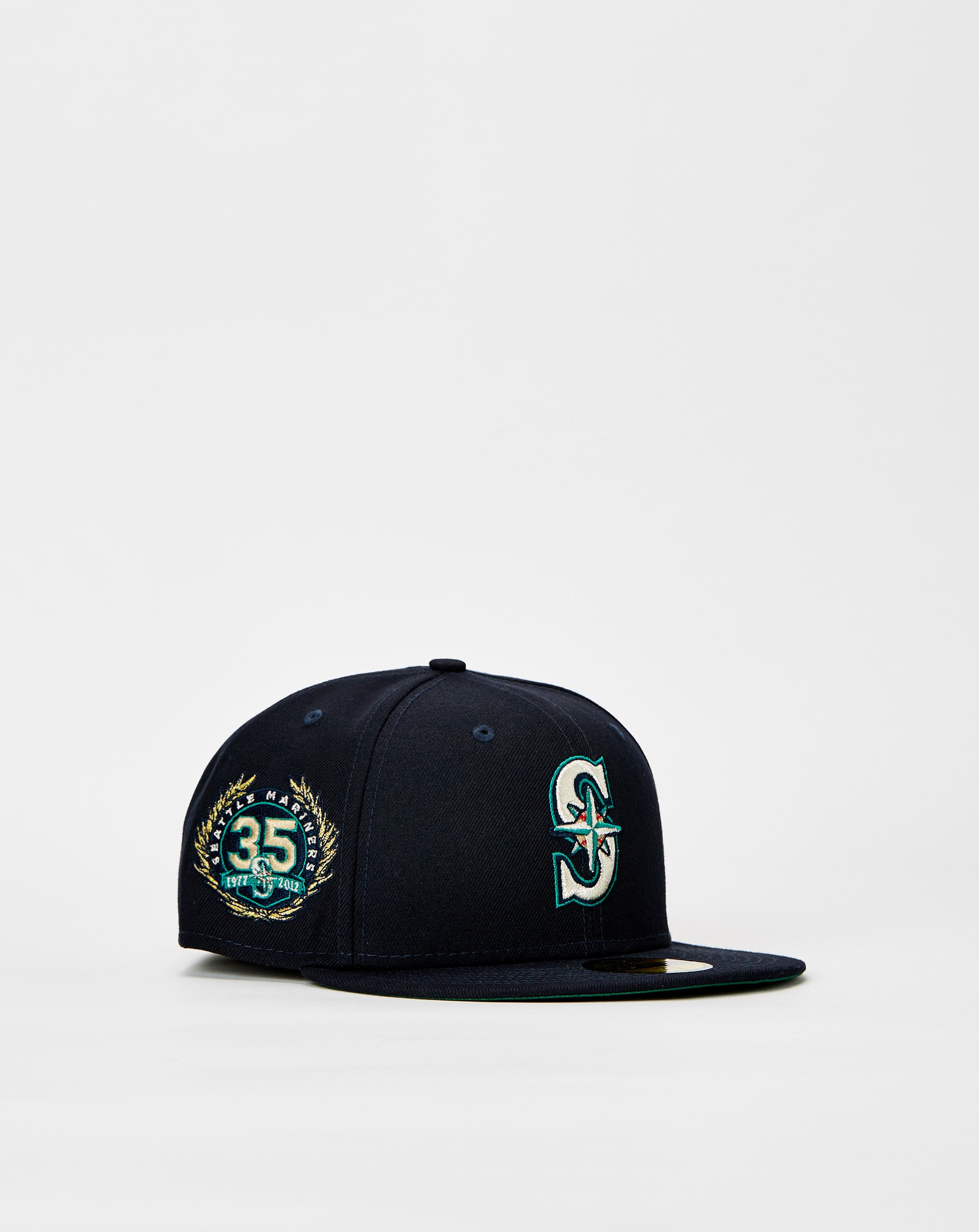 New Era Logo sidepatch on the right  - Cheap Cerbe Jordan outlet