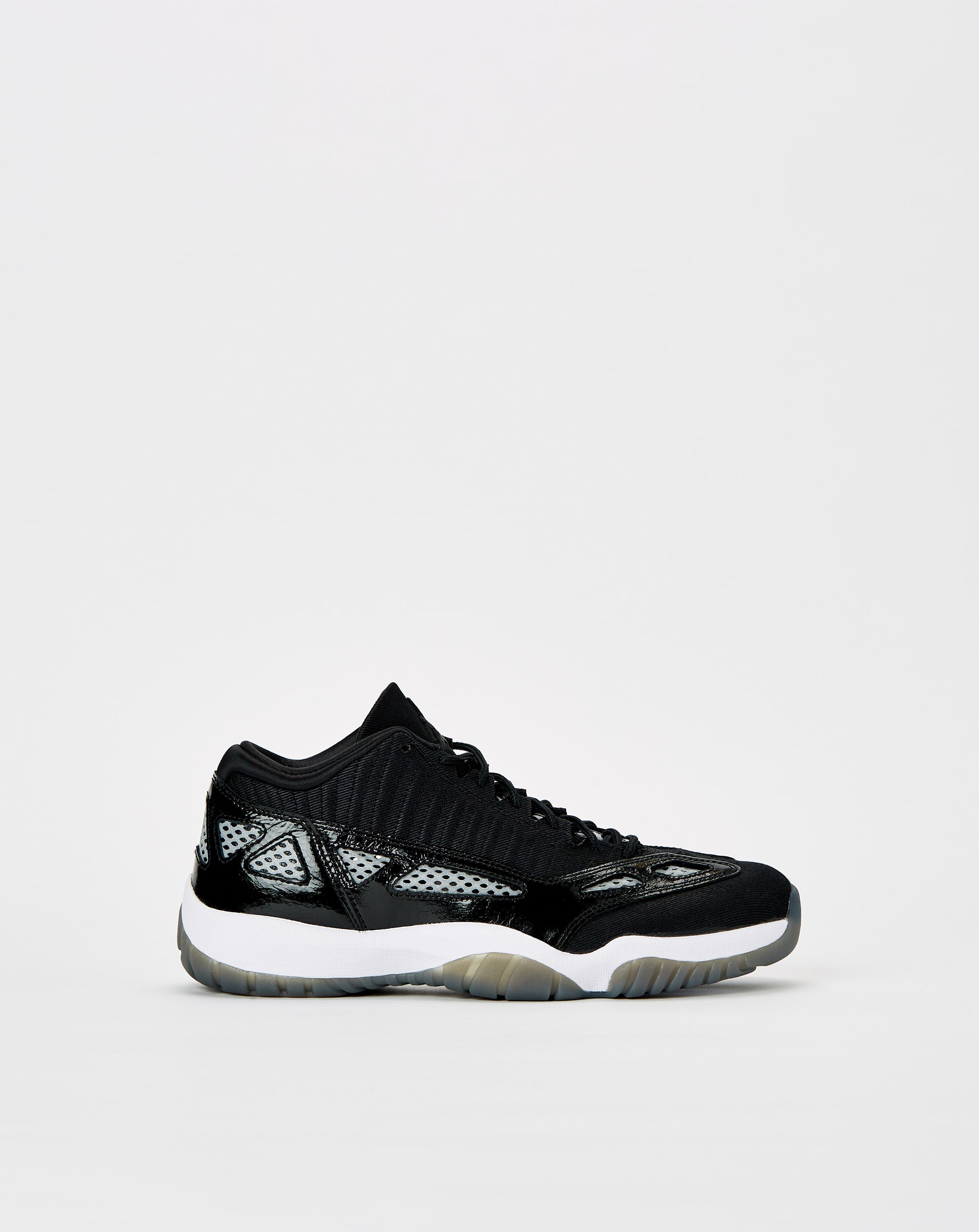 Aj11 ie store