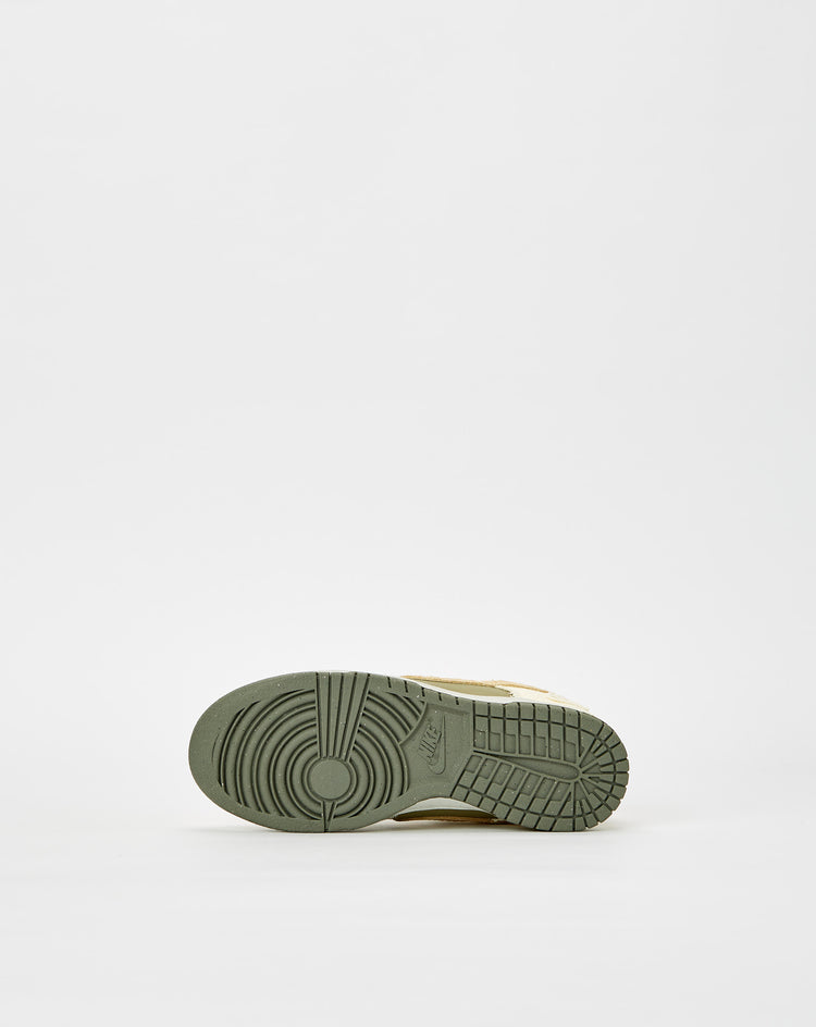 Nike Glittery ribbon heel tab with AIR MAX branding  - Cheap Urlfreeze Jordan outlet
