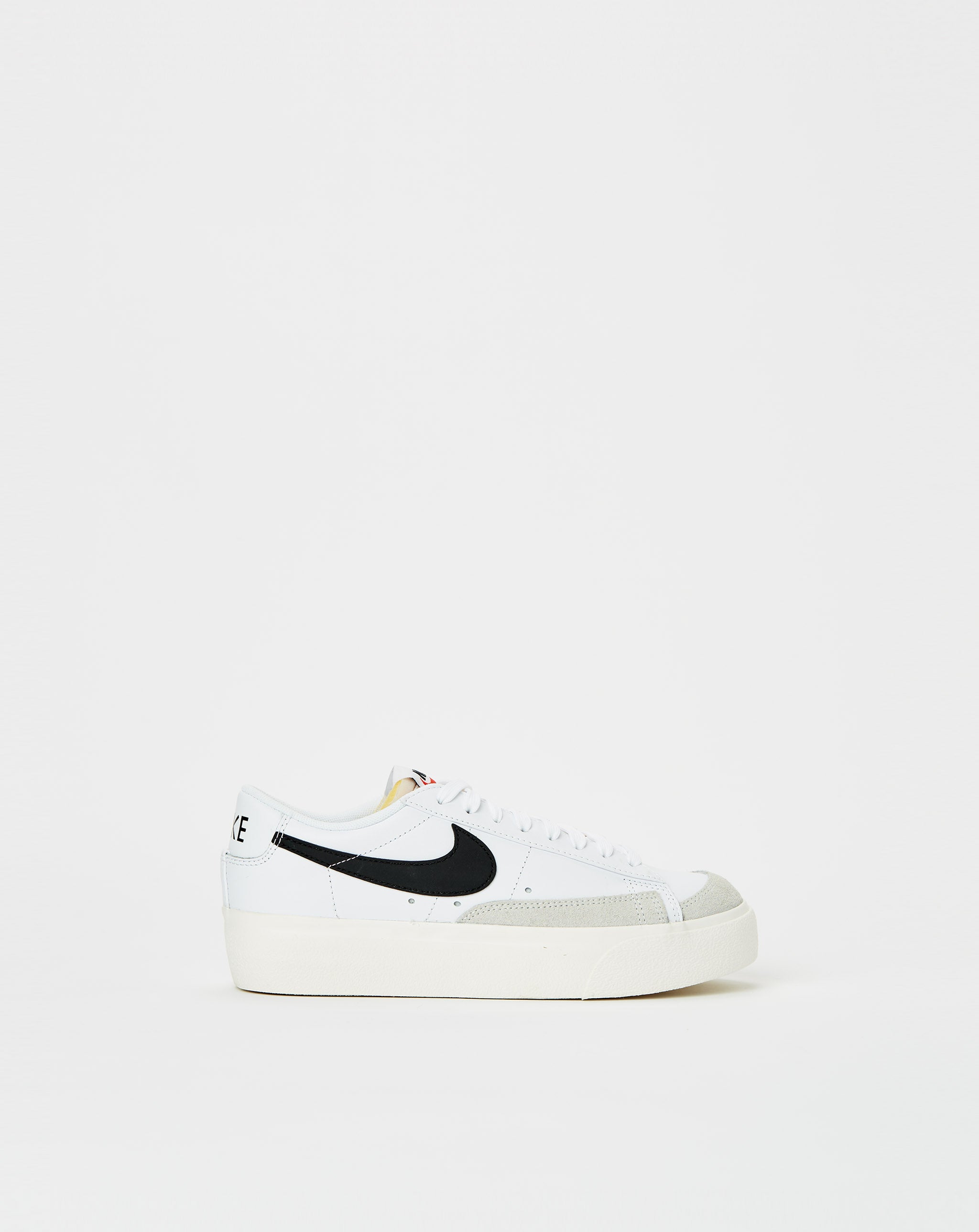 New NIKE outlets Women’s Blazer Low Platform Sneaker, Size 5.5 DJ0292-101