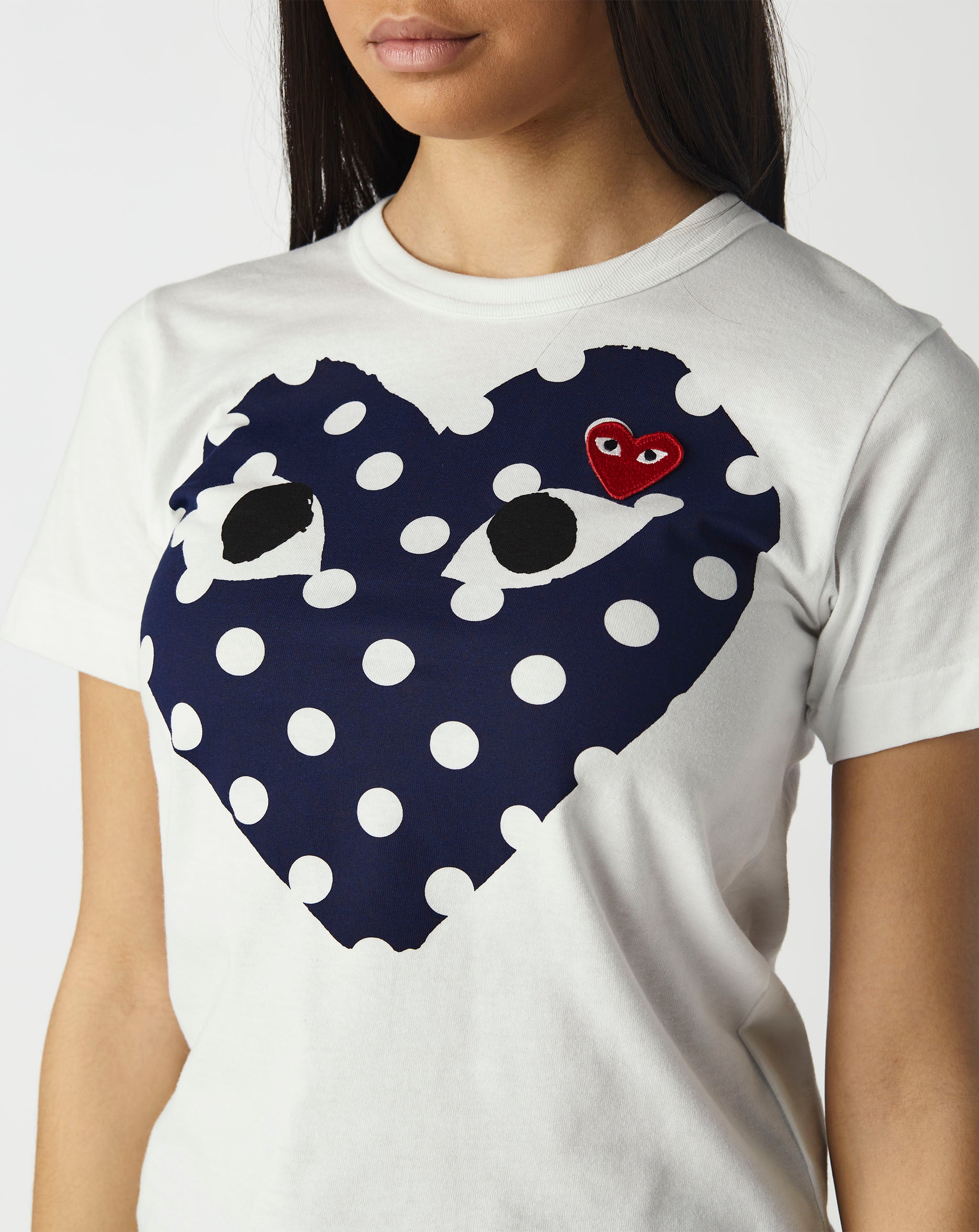 Comme des garcons play polka dot 2024 hem heart tee